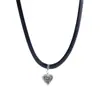 Colar Versátil Elegante Personalizado para Mulheres, Estilo Doce e Cool Sexy de Nicho de Luxo Leve, Corda de Couro Preto Coração Zircônia Corrente para Clavícula