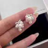 Brincos de Uva Rosa e Azul Contrastantes para Meninas, Exquisitos e Compactos, Brincos Elegantes e Simples para o Trabalho, Populares no Verão de 2024