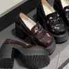 Sapatos de Couro JK com Salto Grosso e Solado Grosso Estilo Doce-Cool Lançamento Primavera/Verão 2026 Mocassins Versáteis para Pessoas Baixinhas Sapatos de Salto Único Lolita