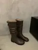 Botas de plataforma con un diseño elegante, tacón grueso, botas Martin de caña alta para mujer, estilo francés de principios de otoño, gamuza color caqui, ajuste ceñido, botas de montar