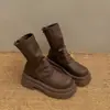 Botas de plataforma negras estilo británico con tacón grueso para mujer, nueva colección otoño 2026, diseñadas para hacer que las mujeres menudas parezcan más altas y delgadas, botas de montar cortas