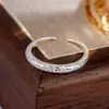 Anillo Brillante para Mujer con Diseño Mate, Estilo Minimalista de Alta Gama, Anillo Abierto Versátil y Ajustable para el Dedo Índice