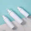 Botella pulverizadora de tapa a presión blanca de 30 ml, 50 ml, 80 ml con atomizador fino personalizado para fijador de maquillaje, protector solar e hidratación