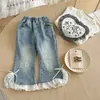 Calça Jeans com Renda e Fenda para Bebê Menina 2026 Outono Nova Doce Estilosa Calça Flare Calças Longas para Meninas