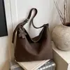 Nova Moda Transfronteiriça Feita à Mão Tecida Fosca Bolsa Tote Casual Relaxada Grande Capacidade Bolsa de Ombro Único Mulheres Atacado