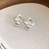 Pendientes de Flor de Tres Pétalos Cepillados Estilo Nuevo con Sentido del Diseño, Pendientes Elegantes, Lujo Ligero, Sensación de Alta Gama, Accesorios Versátiles para Mujer, Pendientes de Perla