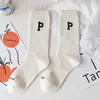 Calcetines Niños Verano Color Sólido Ins de Moda Primavera y Otoño Deportivos de Algodón Hombres con Letras Blanco y Negro Calcetines de Media Longitud para Parejas Urbanas