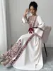 Vestido blanco bordado estilo étnico para mujer de talla grande transfronterizo, manga larga, cintura ajustada, detalle de corbata, escote cuadrado, elegante vestido largo, estilo nuevo