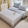 2026A Cubierta de Cama Refrigerante Clase a Pe Mat de Seda Helada Mat de Frijol Helado de Verano Falda de Cama Juego de Tres Piezas Lavable a Máquina