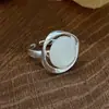 Anillo Geométrico Abierto Estilo Hong Kong Chapado en Blanco K Imitación de Calcedonia Versión Ancha para Mujer Nicho Simple y Elegante Anillo para el Dedo Índice Cola Brillante