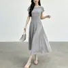 Vestido de alta gama para mujer Nanyou con una textura lujosa, estilo suave, cuello redondo, mangas cortas, elegante vestido de línea A, vestido Issey Miyake