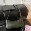 Bolso de axila estilo coreano nuevo 2026, con un diseño relajado, de color liso y minimalista, un bolso cuadrado pequeño moderno y único que se puede llevar como bolso de hombro o bolso cruzado