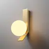 Lámpara de pared dorada de lujo ligero estilo americano para sala de estar y dormitorio, adecuada para casas de huéspedes y hoteles, mesa de noche luz LED texturizada de bola de cristal