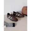 Zapatos de entrenamiento alemanes de cuero suave de moda transfronterizos para mujer, nuevo estilo de otoño, versión coreana, versátiles, con cordones, suela suave, zapatos deportivos casuales, zapatos de Forrest Gump