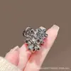 Presilha de Cabelo Flor de Cristal Estilo Coreano Mini Acessório para Coques na Parte de Trás da Cabeça, Ornamento de Cabelo de Liga Metálica Eletrodepositada de Alta Qualidade para Mulheres