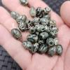 8 * 12mm cuentas sueltas de jade inocente verde de tres ojos ágata Xizang Tianzhu luantong pulsera collar cuentas de joyería