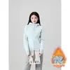 Sudadera chaqueta negra ajustada para mujer, fina, con hombros normales y cintura ceñida, cárdigan corto con capucha y cremallera para personas petite, adecuado para otoño.