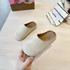 Novas Sandálias Birkenstock de Moda Versátil para Outono/Inverno 2026 para Meninas, com Solado Grosso, Casuais, Confortáveis, Antiderrapantes e de Bico Fechado