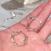 Pendientes de Aro de Lazo Elegantes y Delicados para Mujer, Pendientes Dulces de Moda de Alta Gama con Pin de Plata, Pendientes de Verano de Lujo Ligero que Combinan con Todo