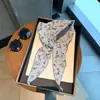 Lenço Elegante e Feminino, Lenço Triângulo Versátil Estilo Francês, Confortável Proteção para o Pescoço, Lenço Floral, Lenço de Seda