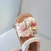 Sandalias Exquisitas para Niñas con Lazo de Flor Zapatos de Princesa de Moda 2025 Nuevos Zapatos de Playa para Bebé con Suela Suave y Punta Abierta