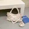 Bolso bandolera retro plisado de otoño e invierno, un bolso de hombro moderno y versátil con un diseño sofisticado y minimalista, perfecto para ir al trabajo