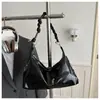 Bolsa de Gran Capacidad para Viajes Transfronterizos para Mujer Otoño 2026 Nuevo Bolso Cruzado Versátil Bolso de Hombro Único a la Axila de Moda