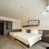 Mobiliario de hotel Atour 4.0, juego para habitación estándar, incluyendo un marco de cama y base de cama de estilo chino, madera maciza, moderno y minimalista, adecuado para casas de huéspedes