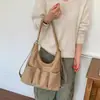 Bolsa de mano versátil para el día a día, gran capacidad, bolsa para mujer más vendida, mochila de moda nueva, bolso de hombro de nicho, bolso cruzado