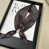 Novo lenço de seda longo com fecho magnético de pérola para mulheres, acessório versátil de colar protetor de pescoço, lenço para clavícula, decoração de lenço de pescoço