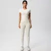 Conjunto deportivo de dos piezas para mujer, pantalones deportivos de tiro alto, ajustados, manga corta, estilo 'scrub' europeo y americano, para yoga