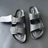 Ropa Exterior Popular Verano 2025 Zapatos Birkenstock, Pantuflas de Moda y Versátiles de Doble Botón, Venta al por Mayor de Comercio Exterior