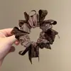 Goma para el pelo floral marrón, elegante y a la moda, con diseño de cuadros para mujer, nuevo estilo 2026, accesorio para el pelo de tela de alta calidad