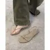 Primer Encuentro con las Nuevas Sandalias de Tanga para Mujer 2026 con Tiras Finas y Punta Abierta, Zapatos de Playa Estilo Romano de Tacón Bajo