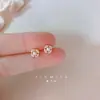 Pendientes Cuadrados de Perla Inspirados en el Diseño 2026 Nuevo Estilo Popular Pinzas para Orejas sin Perforar para Mujer Pendientes de Temperamento Suave y Delicado