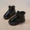 Botas de Neve Infantis Inverno Novo Estilo Meninos e Meninas Aveludado Espesso Aconchegante Algodão Botas Padrão Diamante Repelente à Água Antiderrapante Grandes Sapatos de Algodão