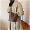 Bolsa Transversal Feminina, Grande Capacidade, Nova Bolsa Saco Outono/Inverno, Estilo Vintage Transfronteiriço Europeu e Americano, Bolsa Feminina Popular da Moda