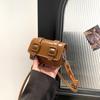 Mini Bolsa Pequeña para Mujer Verano 2025 Nueva de Nicho Cadena Láser Bolso Cruzado Textura de Alta Calidad Bolsa Cuadrada Pequeña Bolsa Roja