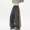 Calça de moletom atlética estilo americano com estrelas e listras, design masculino moderno com três listras, calça casual, corte solto, versátil e com silhueta de perna larga e fluida