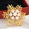 Broche de zircônia pérola moda floco de neve criativo pequeno corsage pino versátil casaco terno xale fivela atacado