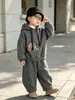 Conjunto de Sudadera con Forro Polar de Invierno para Niños Estilo Coreano Ropa Deportiva Fresca y Moderna para Niños Conjunto de Dos Piezas Ropa para Niños Pequeños y Niños Pequeños Comercio Exterior