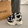 Nuevos Zapatos de Padre Populares de Estilo Europeo para Otoño 2025, con Plataforma y Suela Gruesa para Mujer, Zapatos Casuales Versátiles que Aumentan la Altura, Color Blanco