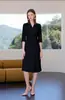 Vestido Profesional de Mujer de Manga Tres Cuartos para Moda de Primavera, Cuello en V, Doble Botonadura, Longitud Media, Elegante, Color Blanco Roto
