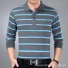 Camiseta de manga larga para hombre de primavera y otoño, holgada, con solapa, a rayas, para usar debajo, bolsillo real, talla grande, top casual para hombre