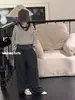 Conjunto de Tres Piezas de Moda Coreana para Niñas Pequeñas: Sudadera con Capucha a Rayas de Primavera y Otoño, Chaleco y Pantalones Anchos Casuales