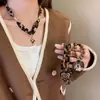 Bufanda de Seda Envuelta en Flor de Marañón, Collar para Cuello para Estudiantes de Arte Femeninas, Accesorio de Cuello Único y Hermoso, Cadena Larga para Suéter
