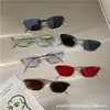 Gafas de sol triangulares elegantes, novedad transfronteriza, Amazon, diseño de montura cuadrada pequeña, sentido del diseño, gafas de sol metálicas para hombre y mujer, gafas de pasarela