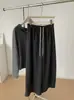 Calça casual de cintura alta com blocos de cor e pernas largas, coleção outono 2026, design com cordão, corte solto, valoriza a silhueta e emagrece, calça longa estilo balão para mulheres