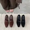 Versão em pele de carneiro~Sapatos mocassim de salto alto em camurça de alta qualidade, estilo retrô britânico, para mulheres, com fivelas de metal, para calçar e ir para o trabalho