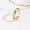 Anel Aberto de Zircônia Colorida em Forma de Trevo de Quatro Folhas Estilo Europeu e Americano Luxo Leve Anel Feminino Popular da Moda Pétala de Flor Pronto para Venda